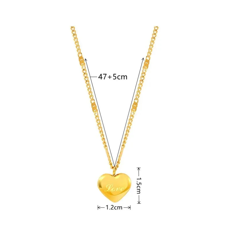 Collier doré avec pendentif cœur
